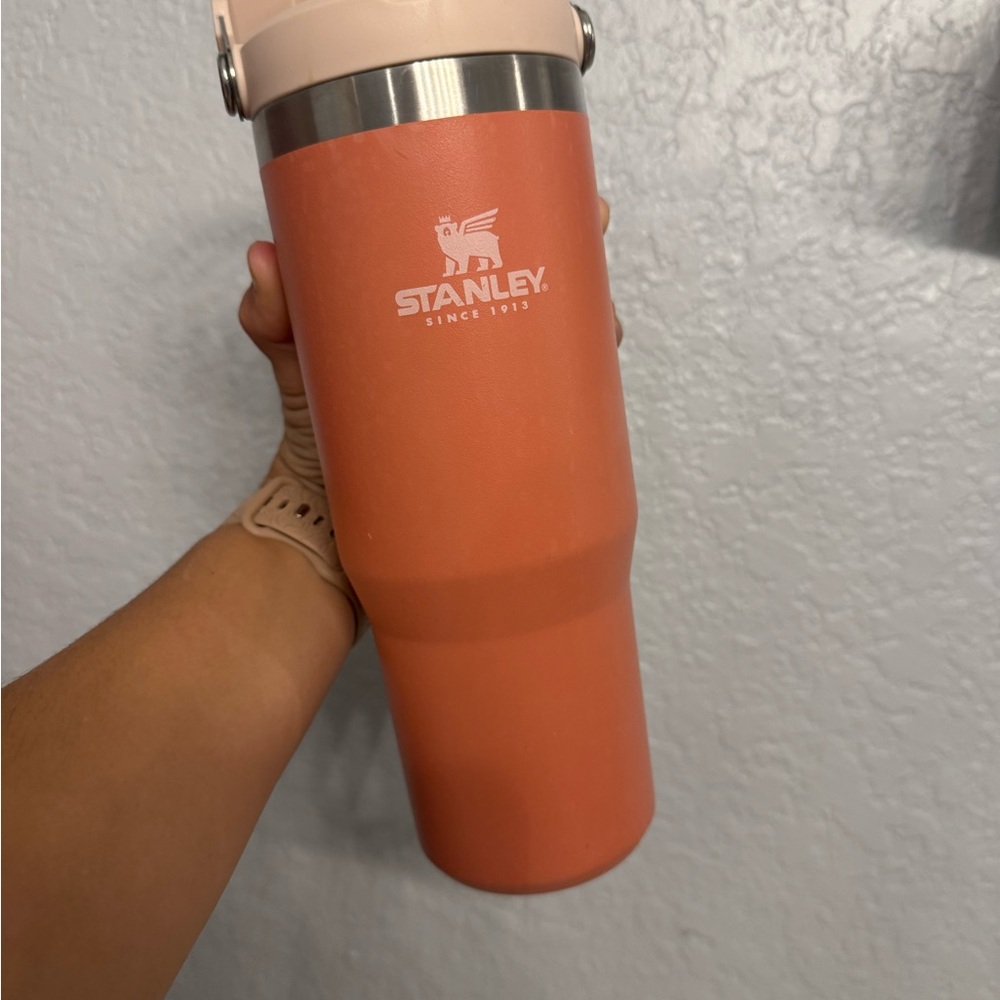 Stanley 30 ounce ice flow used grapefruit color